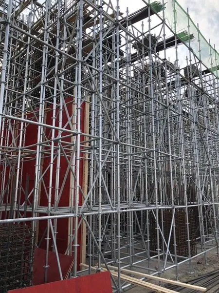 Ringlock shoring around column formwork